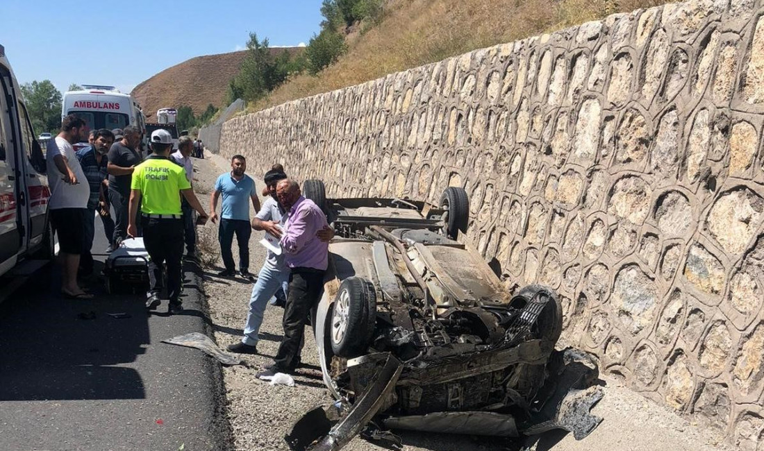 Erzincan’ın Tercan ilçesinde otomobilin takla atması sonucu meydana gelen ve