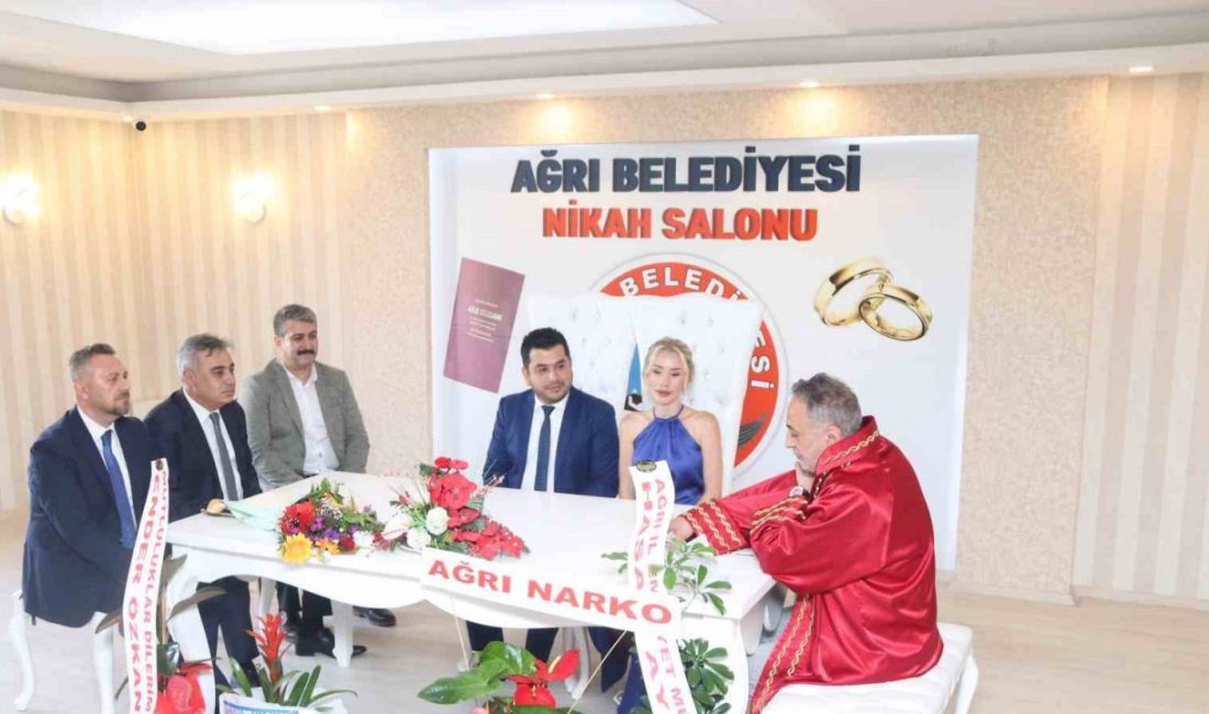 AĞRI İL EMNİYET MÜDÜRÜ HASAN AYDIN, NİKAH TÖRENİNE KATILDIĞI BAŞKOMİSER