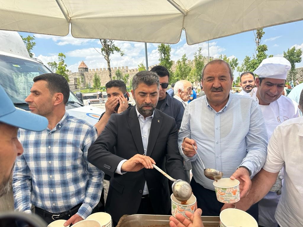 AK PARTİ ERZURUM İL TEŞKİLATI MUHARREM AYI VESİLESİYLE CUMA NAMAZI