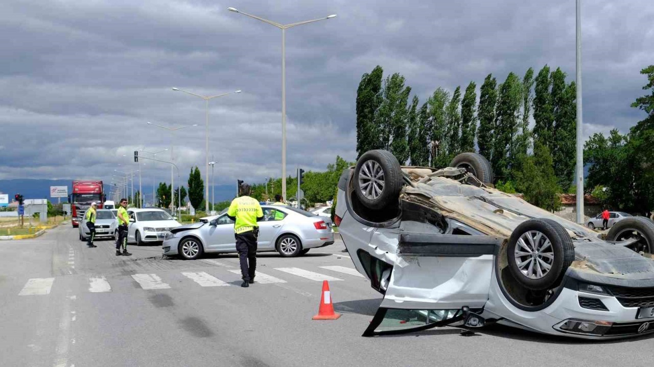 AŞIRI HIZ TRAFİK KAZALARINA YOL AÇAN NEDENLER ARASINDA İLK SIRADA