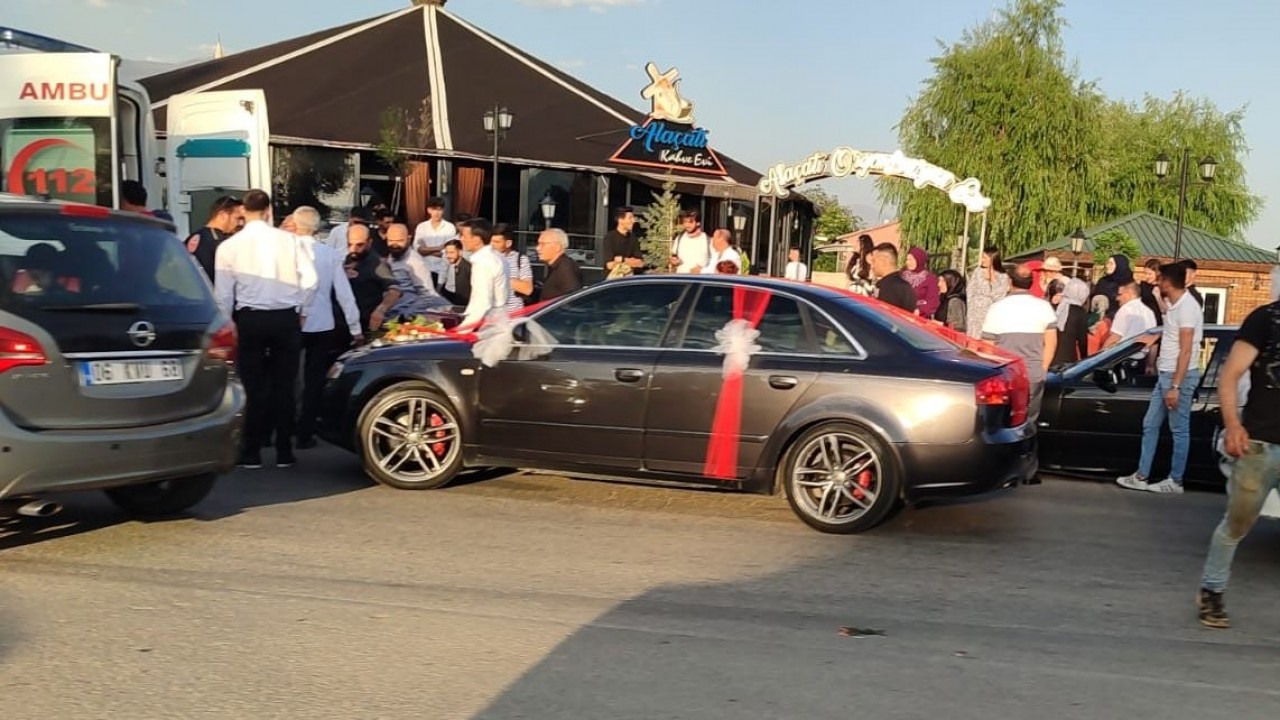 Erzincan’da çocukların düğün konvoylarında gelin arabalarının önüne geçerek ölümüne zarf