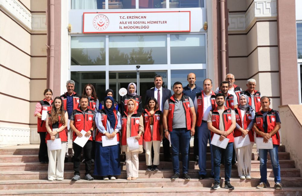 Aile ve Sosyal Hizmetler Bakanı Mahinur Özdemir Göktaş tarafından depremde