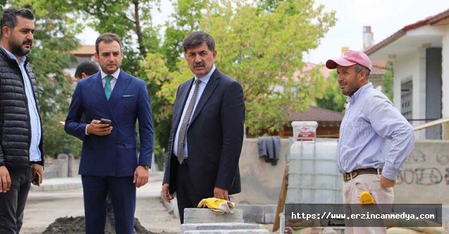 Erzincan Belediye Başkanı Bekir Aksun, asfalt ve kaldırım çalışmalarını yerinde