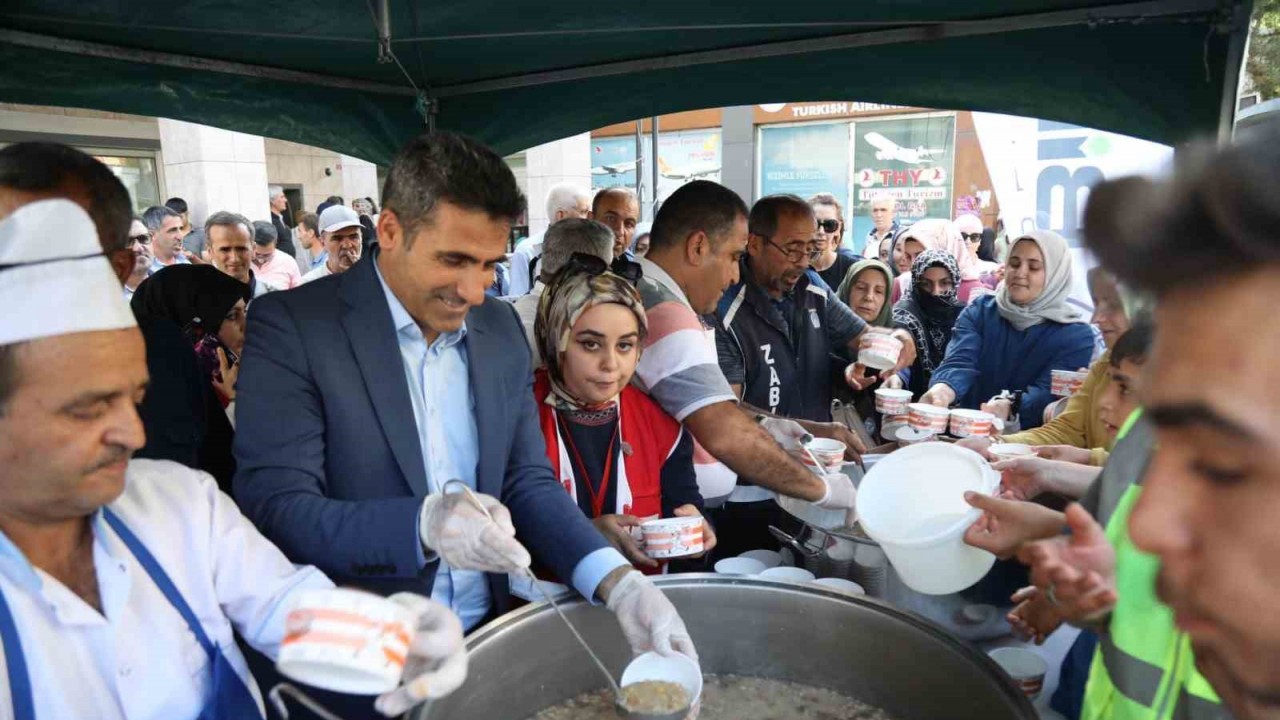 BİNGÖL BELEDİYE BAŞKANI ERDAL ARIKAN, MUHARREM AYI MÜNASEBETİYLE 3 BİN