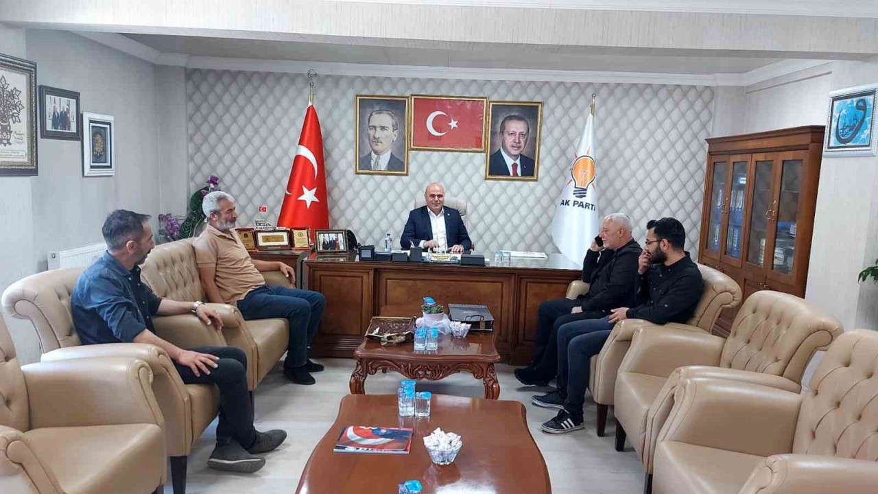 AK Parti Kars il Başkanı Muammer Sancar, vatandaşlarla bir araya