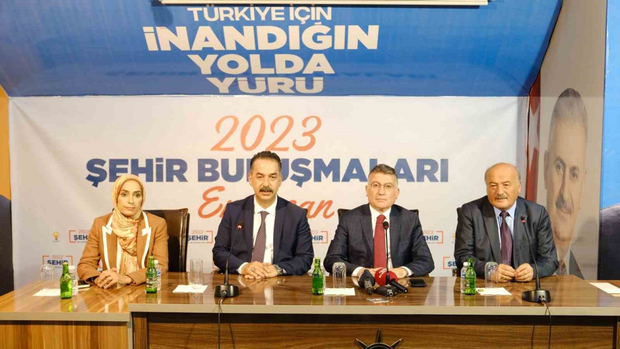 Erzincan’da AK Parti 2023 Şehir Buluşmaları’na katılan AK Parti Grup