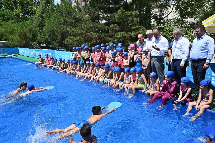 Bursa Büyükşehir Belediyesi, ‘Neşeli Havuzlar Mutlu Çocuklar’ projesi kapsamında kurulan