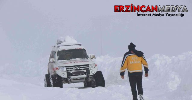 Erzincan’ın Çayırlı ilçesinde 2 kişi sobadan sızan karbonmonoksit gazından zehirlendi.