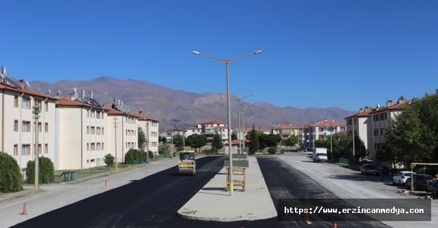 Erzincan Belediyesi tarafından şehrin farklı noktalarında üst yapı çalışmaları devam