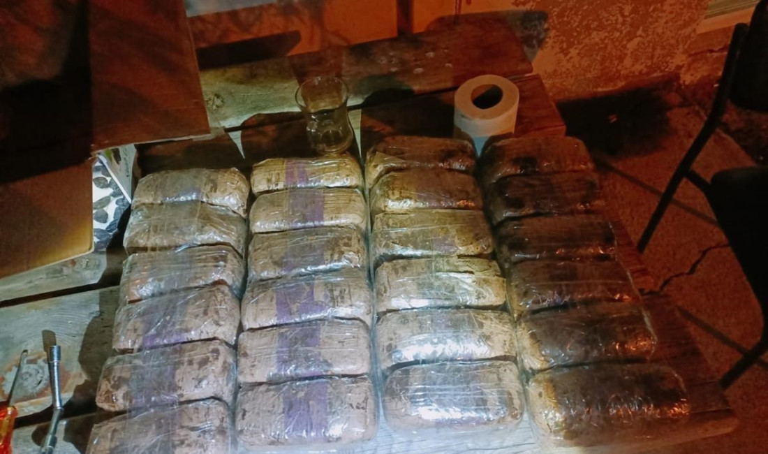 Erzincan’da yolcu otobüsünde 12 kilo 600 gram eroin ele geçirildi.