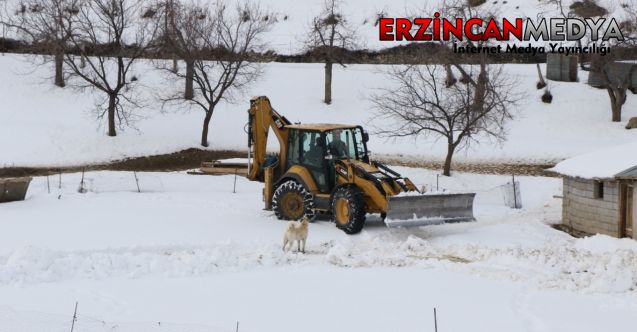 Erzincan’da etkili olan kar ve tipinin ardından kapalı bulunan 24