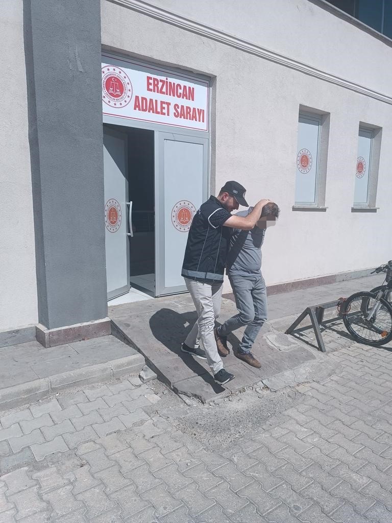 Erzincan’da ülkeye kaçak yollarla girdiği belirlenen  5 göçmen ile 1