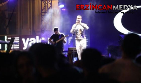 Erzincan’da Cem Adrian Konserine Yoğun İlgi