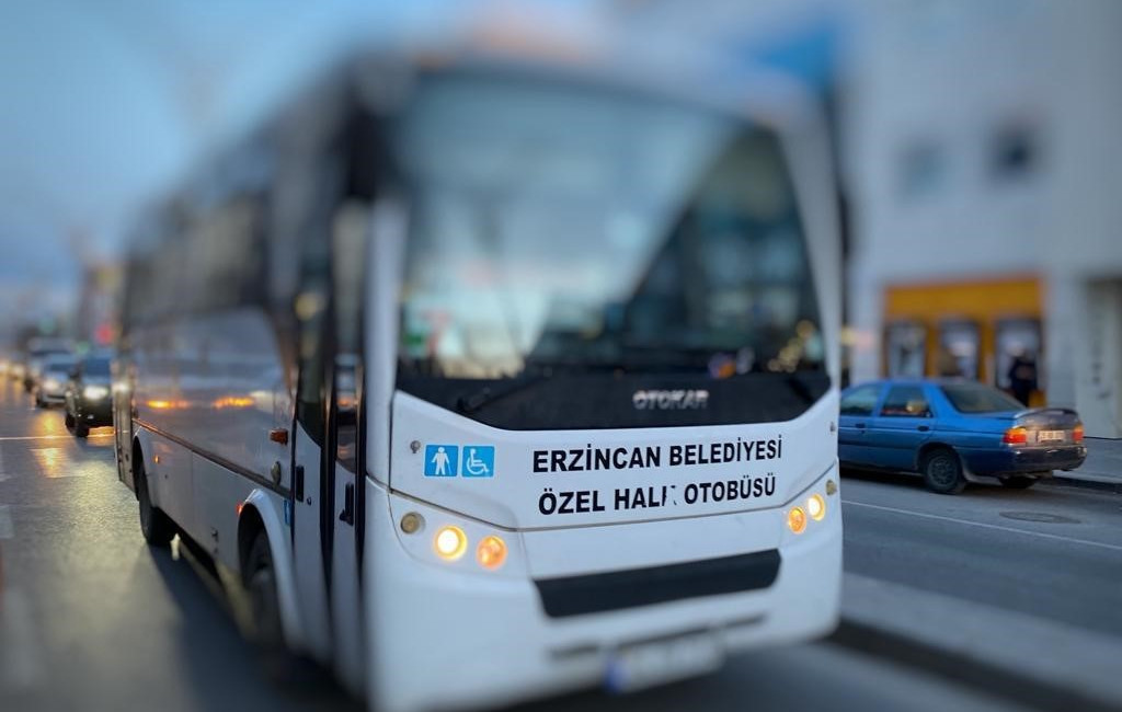 Erzincan’da toplu taşıma ücretlerine zam yapıldı.