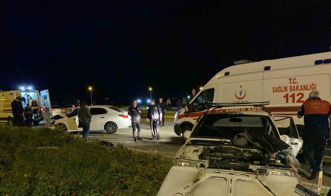 Erzincan’da iki otomobilin çarpışması sonucu meydana gelen trafik kazasında 7