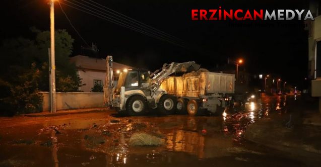 Erzincan’da yaşanan sel felaketinin ardından başlayan temizlik çalışmaları sürüyor. Belediye