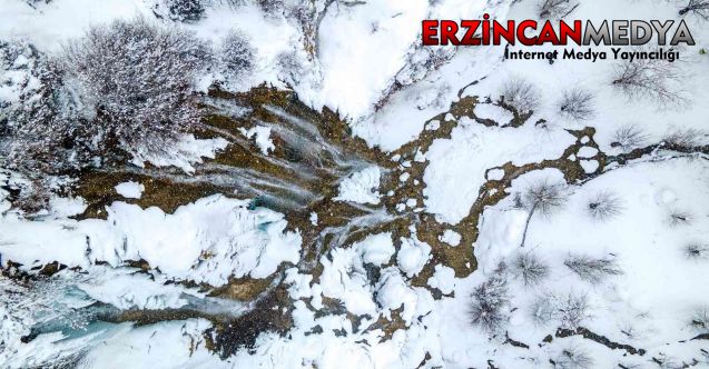 Erzincan kent merkezinde yoğun kar yağışı etkili oldu. Çayırlı ilçesinde