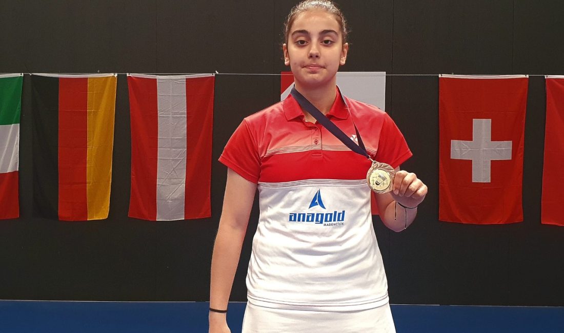 Milli badmintoncu Aleyna Korkut,