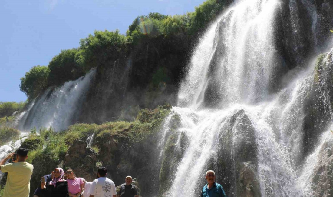 Dünya genelindeki ’Eyyam-ı Bahur’ sıcakları, Türkiye’de de etkisini sürdürüyor. Erzincan’da