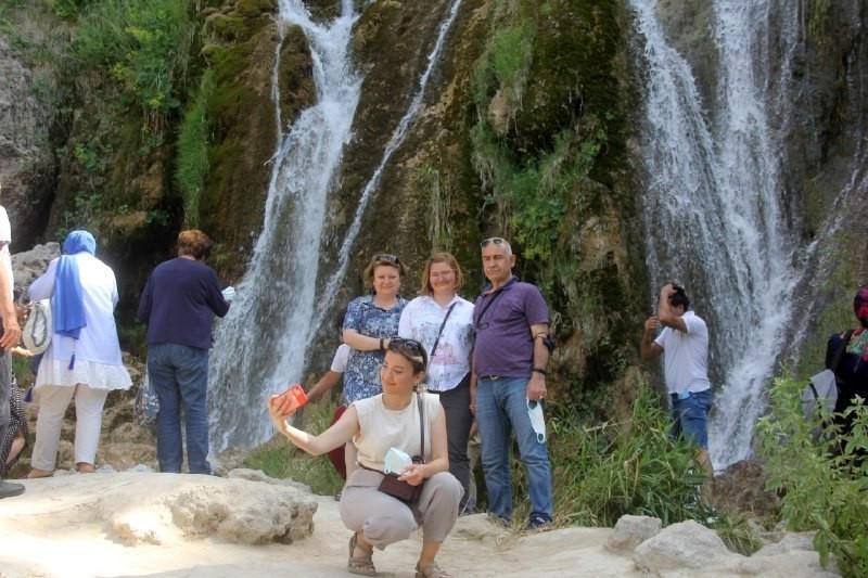 Dünyanın en görkemli şelalelerinden biri olan Erzincan’ın Çağlayan beldesindeki Girlevik