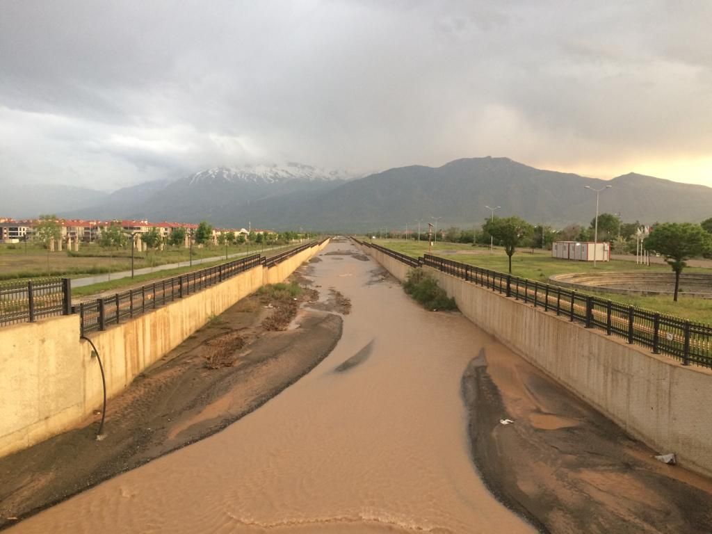 Meteoroloji,  Erzincan için kuvvetli yağış uyarısında bulundu.