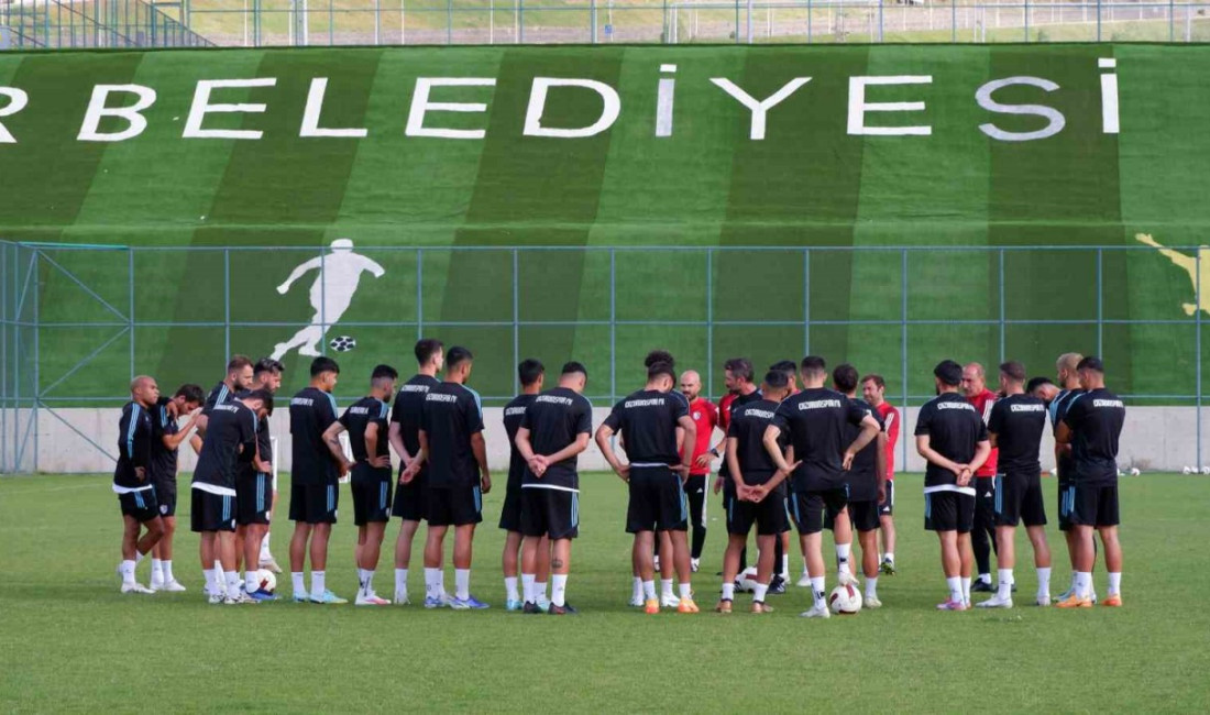 TRENDYOL 1. LİG EKİPLERİNDEN ERZURUMSPOR'DA HAZIRLIKLAR SÜRÜYOR