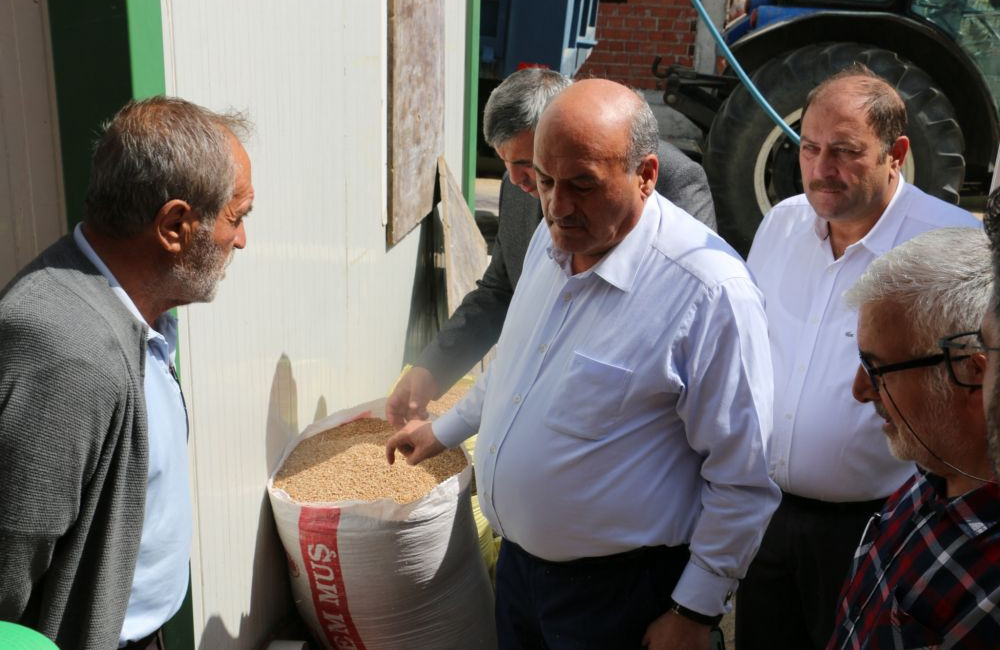 Erzincan Milletvekili  Süleyman Karaman, TMO çalışanlarıyla da bir araya gelerek,