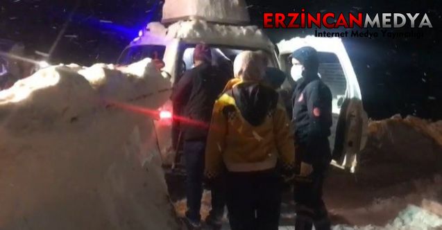 Erzincan’ın Refahiye ilçesine bağlı Ardıçlı köyünde rahatsızlanan bir kişiye, kar