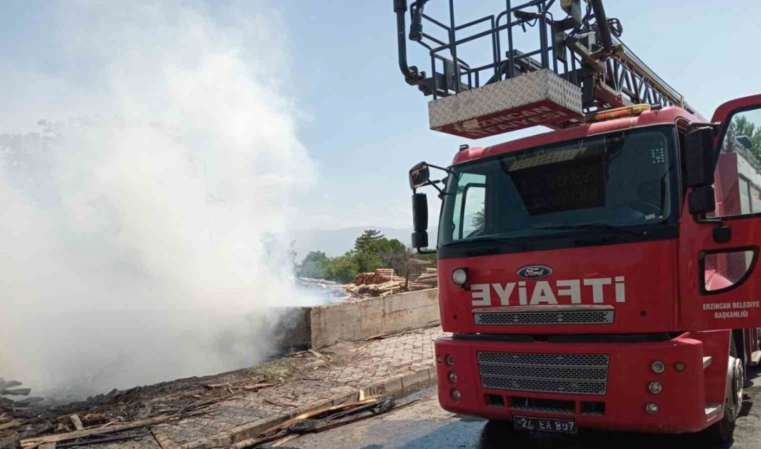 Erzincan’da Keresteciler Sitesinde çıkan yangın büyümeden kontrol altına alındı.