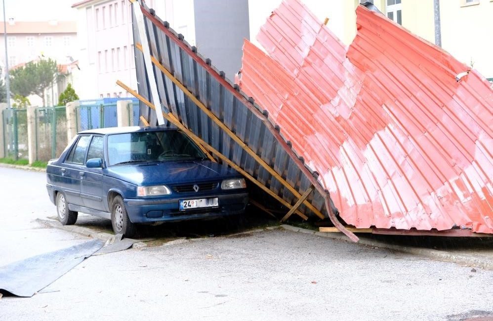 Meteorolojiden Erzincan ve çevreleri için kuvvetli rüzgar ve fırtına uyarısında