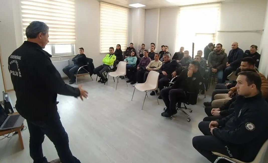 Erzincan İl Emniyet Müdürlüğü  Olay Yeri İnceleme Şube Müdürlüğü personeli