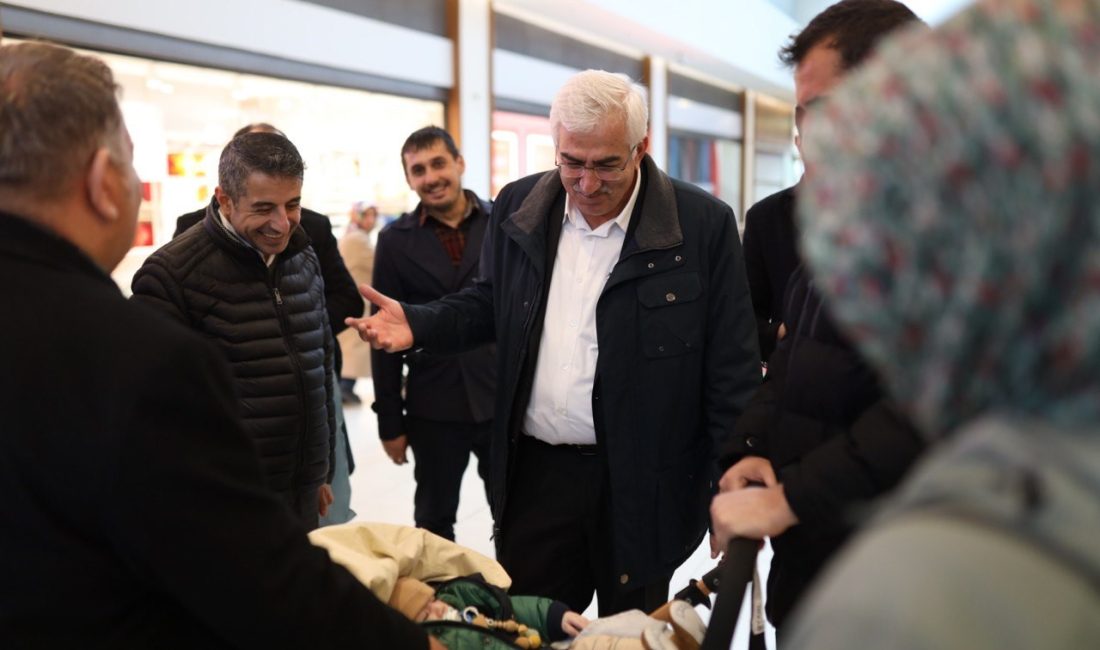 Erzurum AK Parti Milletvekili Adayı Mehmet Emin Öz, seçim çalışmalarını