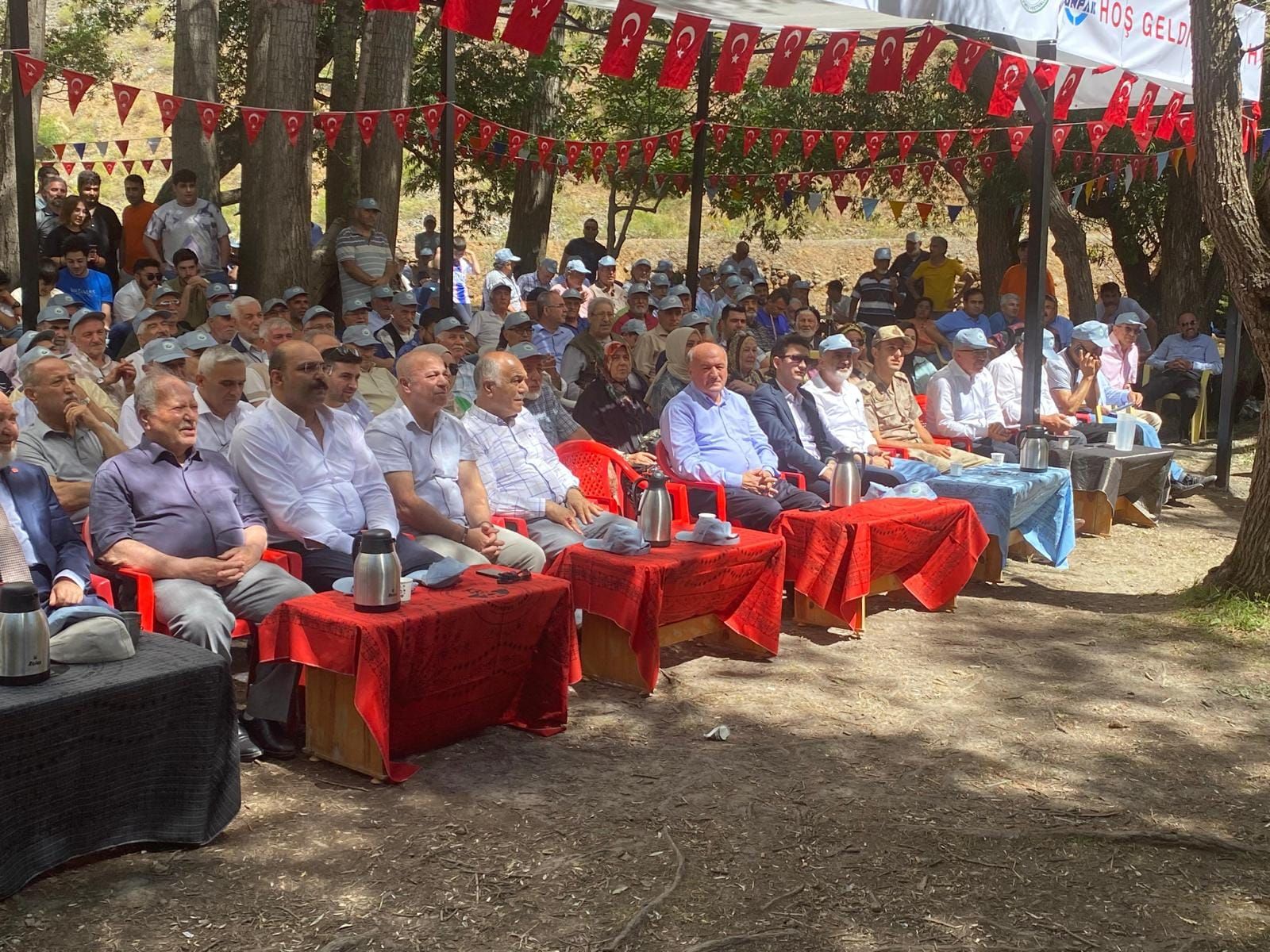 Erzincan’ın Kemaliye ilçesi Aşağıumutlu Köyü’nde her yıl düzenlenen Pekmez Festivali’nin