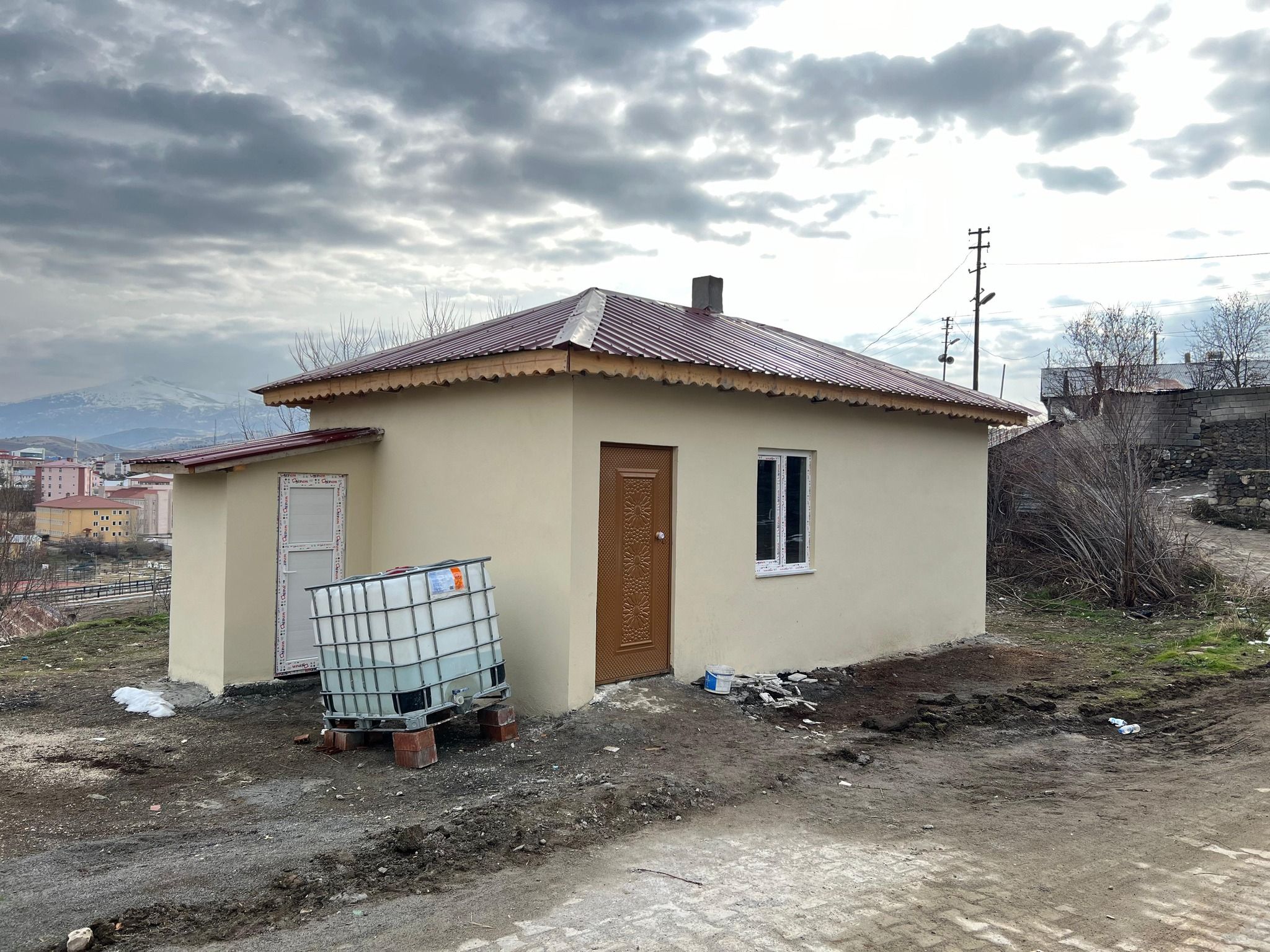 Erzincan’ın Refahiye ilçesinde Binali Yıldırım Mahallesi ve Camii şerif Mahallelerine