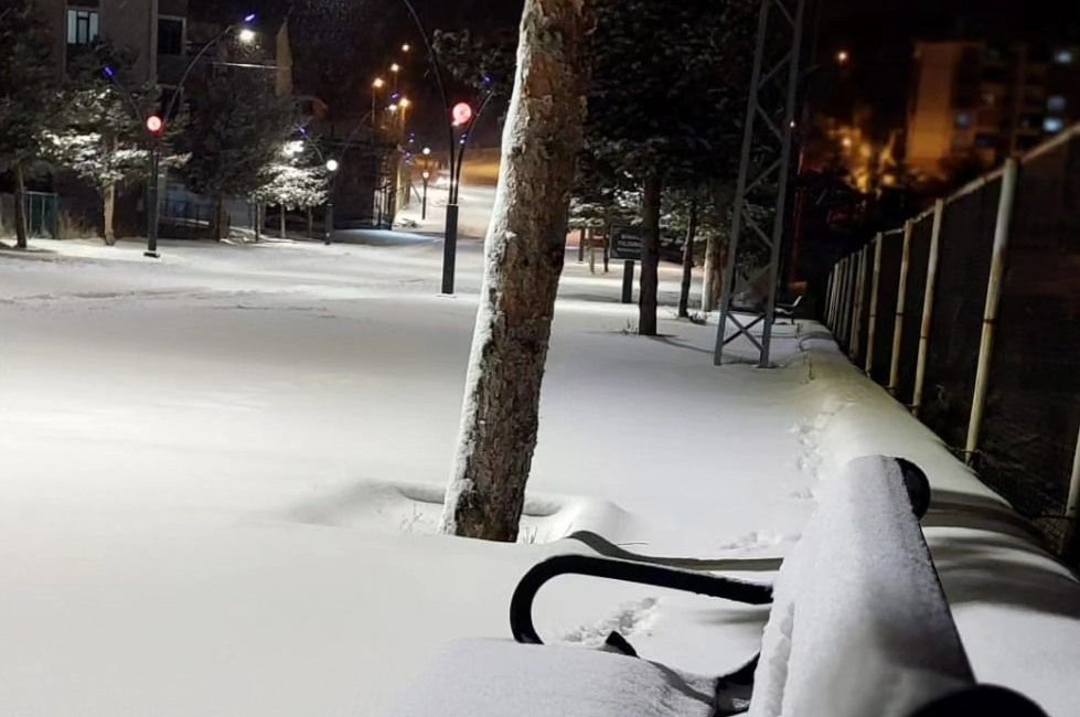 Erzincan'da bir yağışı nedeniyle Refahiye ilçesinde eğitime bir gün ara