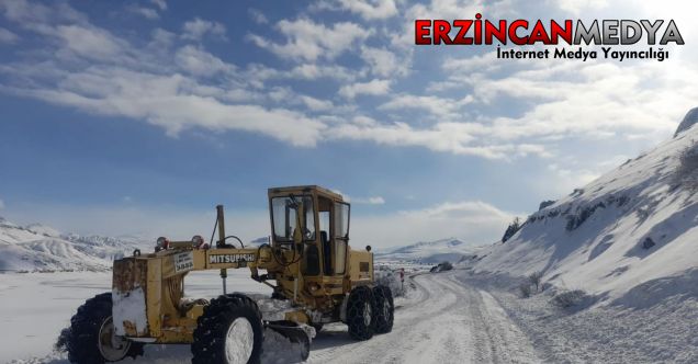 Erzincan’ın Tercan ilçesinde kar ve tipi dolayısıyla kapanan köy yolları