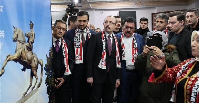 Ticaret Bakanı Mehmet Muş, Bağcılar’da vatandaşlarla bir araya geldi