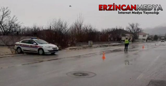 Erzincan’da toplu taşıma ve ticari taksiler üzerinde trafik denetimi yapıldı.