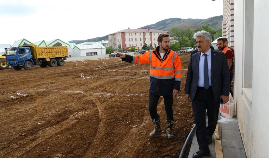 Erzincan Valisi Mehmet Makas, ilk olarak Refahiye Kaymakamlığı tarafından ilçe