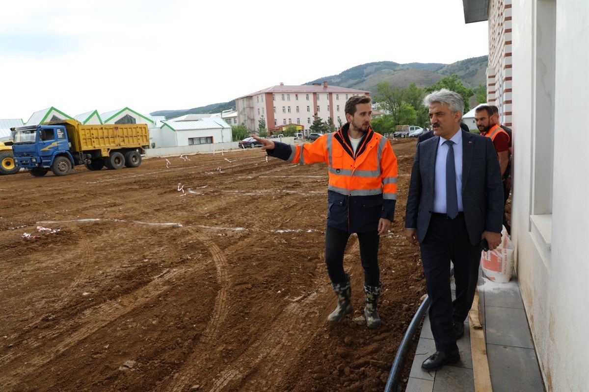 Erzincan Valisi Mehmet Makas, ilk olarak Refahiye Kaymakamlığı tarafından ilçe