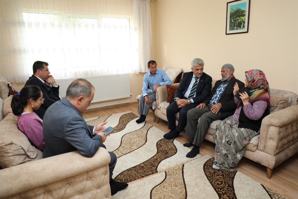 Erzincan Valisi  Mehmet Makas, Isparta ilinde askeri öğrenci olan ve