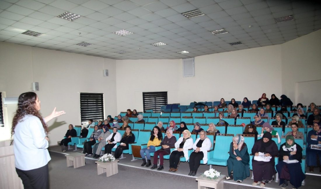 Van Büyükşehir Belediyesi, kadınlara yönelik ‘Aile ve Evlilik Hayatı’ semineri