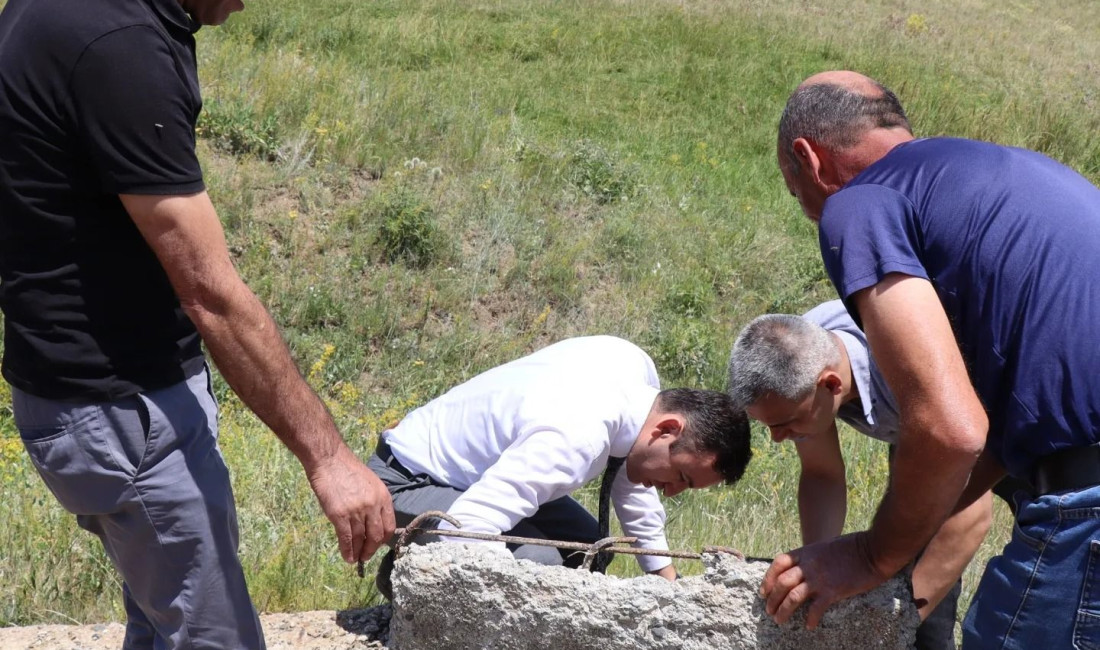 Çayırlı Kaymakamı Ahmet Gülderen ve Belediye Başkanı Atınç Bahadır, yapımı