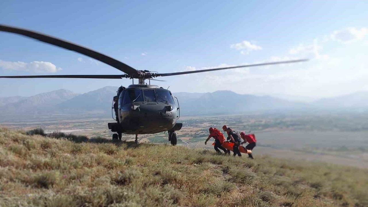 Yaralanan jeoloji mühendisi helikopterle kurtarıldı