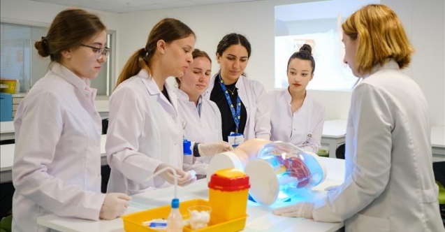 Yeditepe Üniversitesi'nce yapılan araştırmada, salgın döneminin, öğrencilerin aile bireyleriyle iletişimlerini