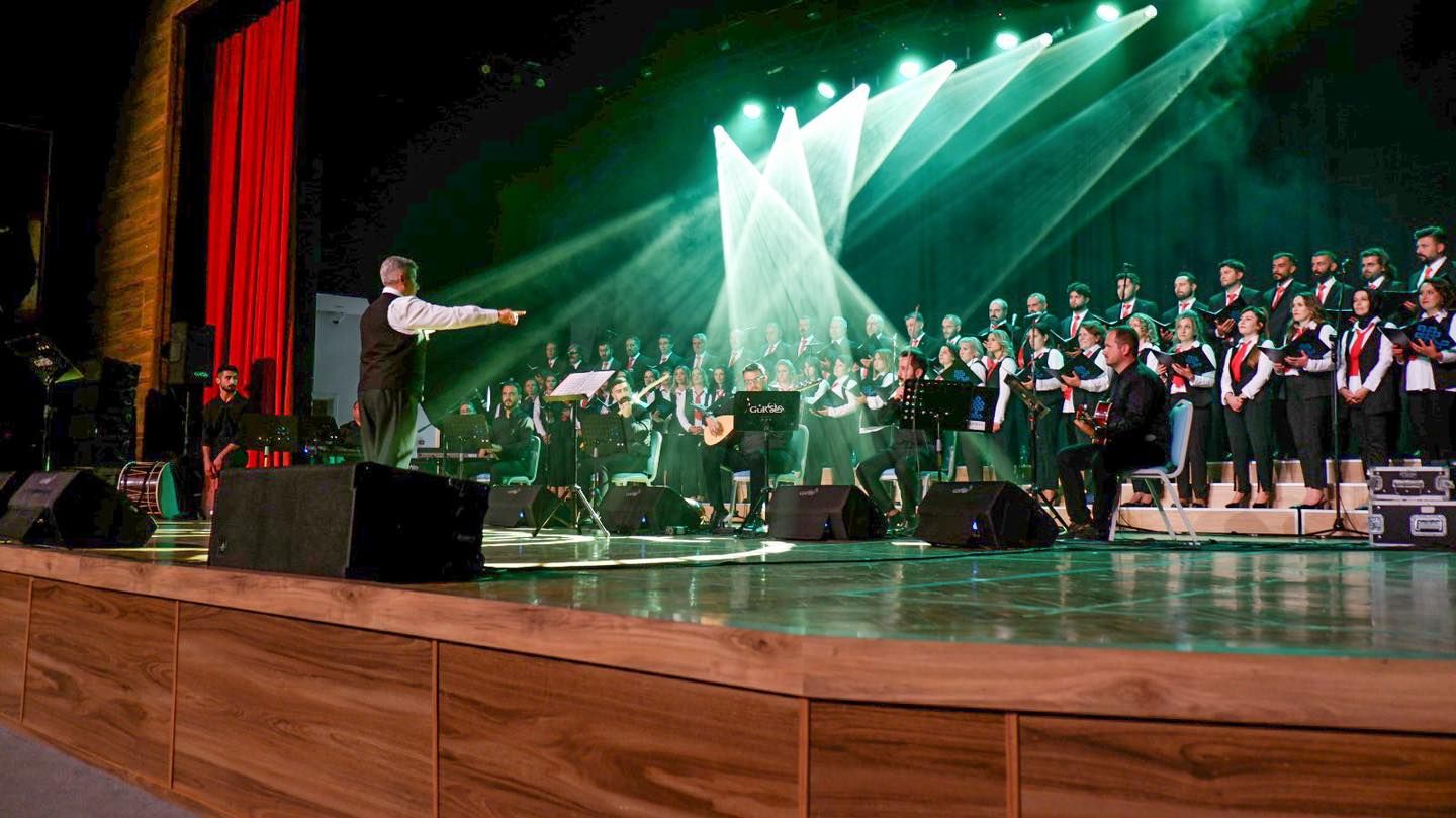 Erzincan Kardeşlik Korosu ilk konserini verdi