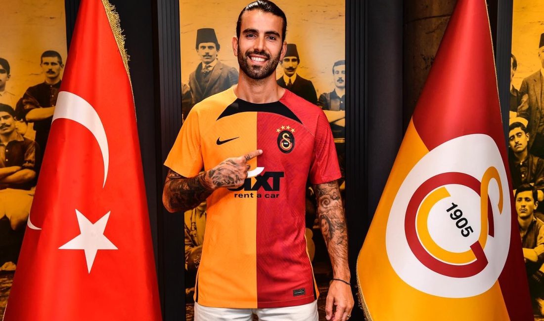   Galatasaray ile yollarını ayıran Sergio Oliveira, Yunanistan ekiplerinden