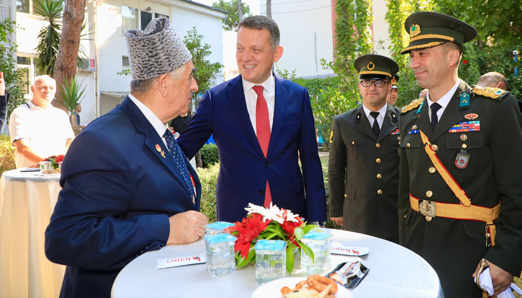   Alanya Kaymakamı Dr. Fatih Ürkmezer 30 Ağustos Zafer