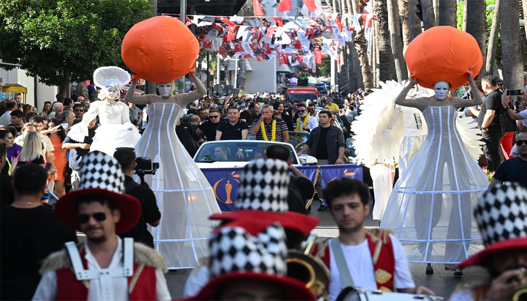   Antalya Altın Portakal Film Festivali’nin geleneksel Cam Piramit