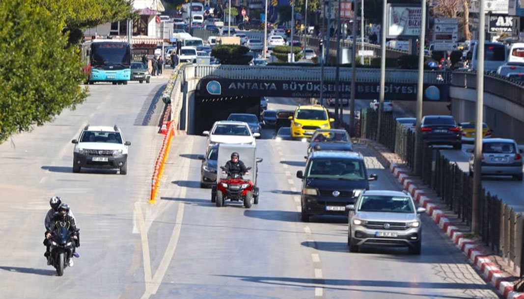 ANTALYA-BHA Antalya Büyükşehir Belediyesi, trafik yoğunluğunu azaltmak ve toplu taşımayı